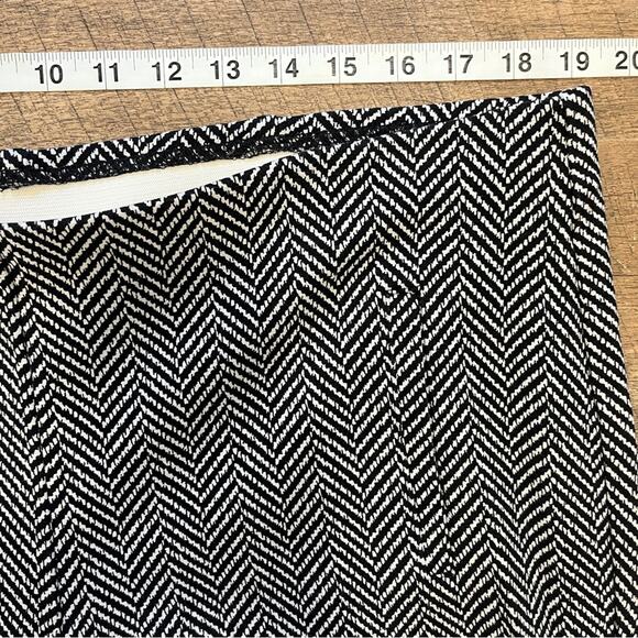 Chico's Black White Chevron Pattern Crop Pants Knit Pull On Elastic Size 3 Ankle - Picture 5 of 9